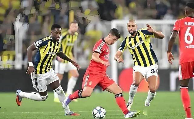 欧冠附加赛：不按常理出牌，费内巴切剑走侧锋鹰击本菲卡